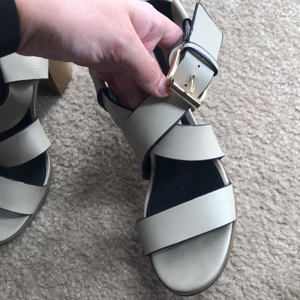 Christian Siriano Tan Heeled Sandals - Picture 4 of 4